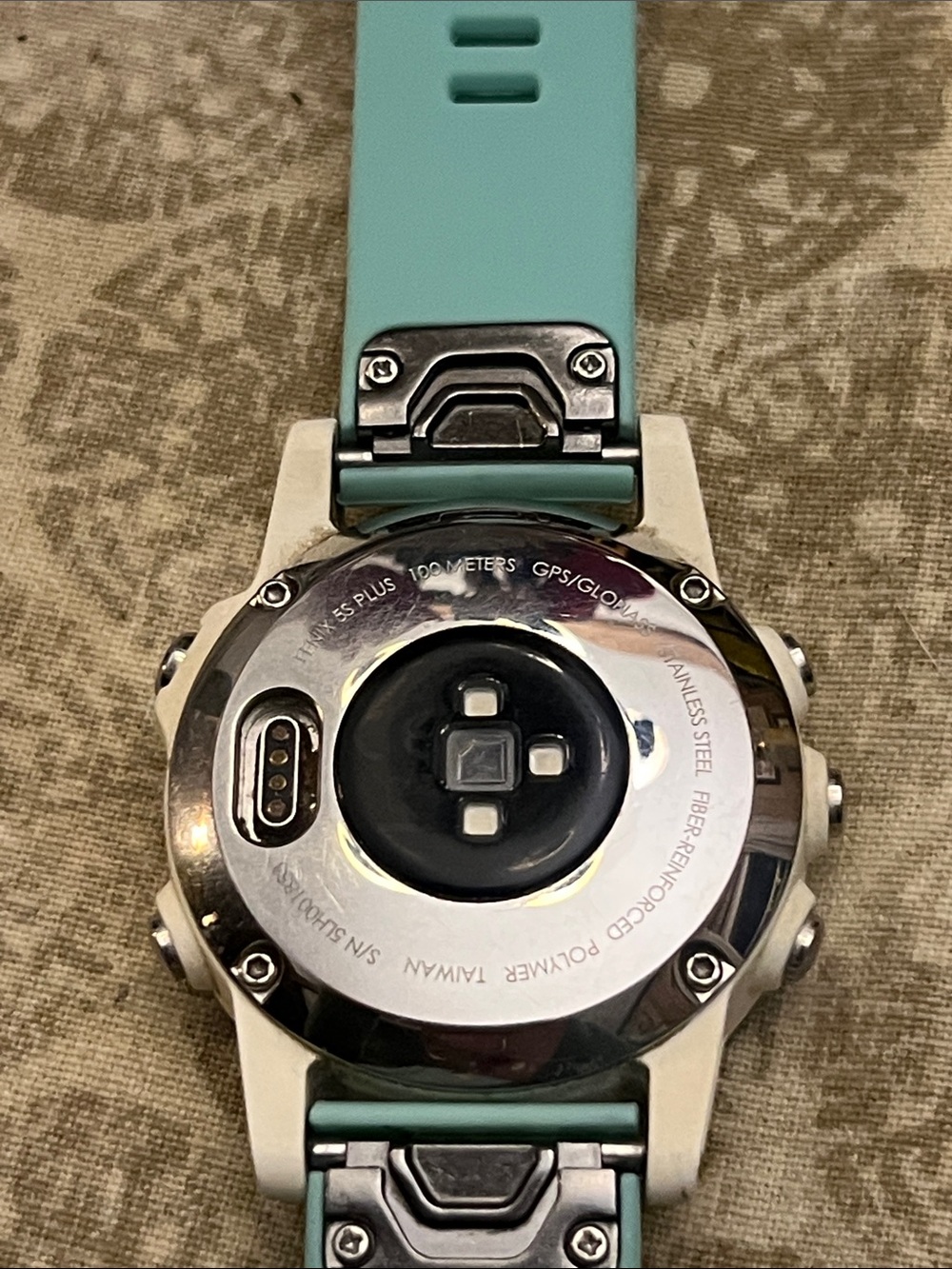 Garmin Fenix 5S Plus - Picture 3 of 4